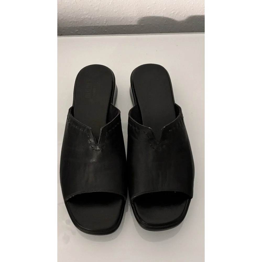 Munro American Black Leather Slide Sandals Sz 8 D Wide Munro-Tech